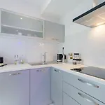 Luce Mala St - With Terrace Apartament Split
