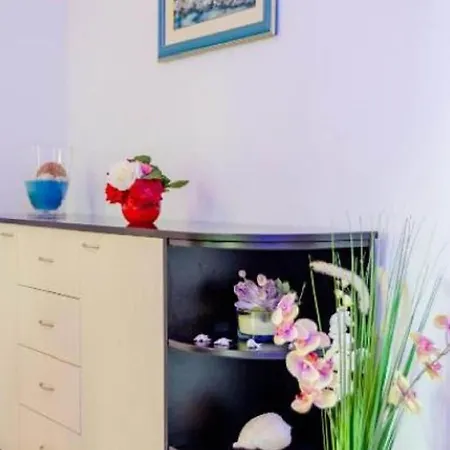 Luce Mala St - With Terrace Apartament