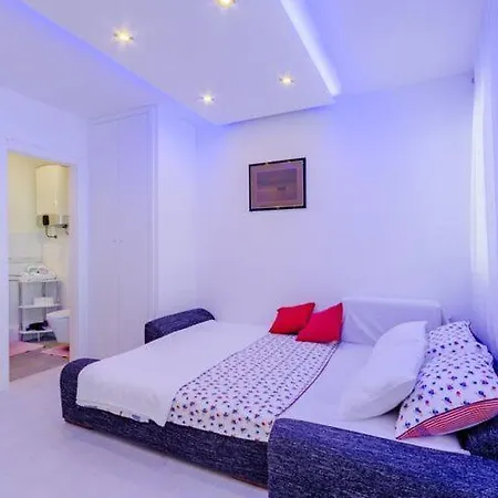 Luce Mala St - With Terrace *