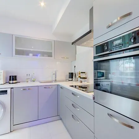 Luce Mala St - With Terrace Apartament *