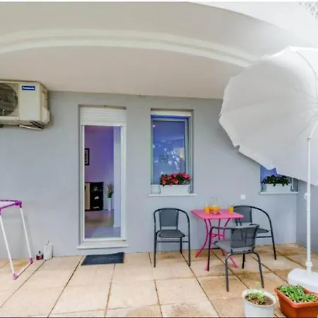 Luce Mala St - With Terrace Apartament *