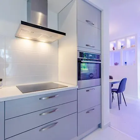 Luce Mala St - With Terrace Split