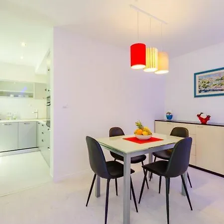 Apartment Luce Mala St - With Terrace